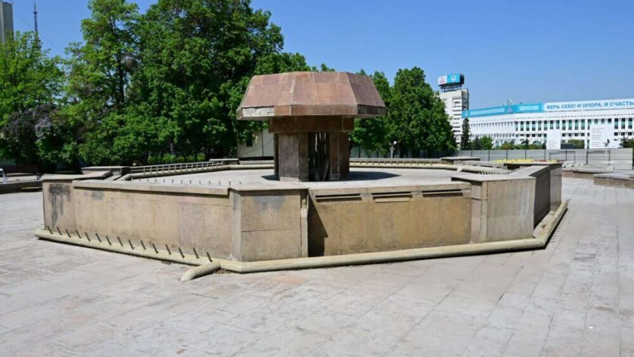 Акимат Алматы сдвинул сроки реконструкции фонтанов на площади Республики и у театра Мусрепова